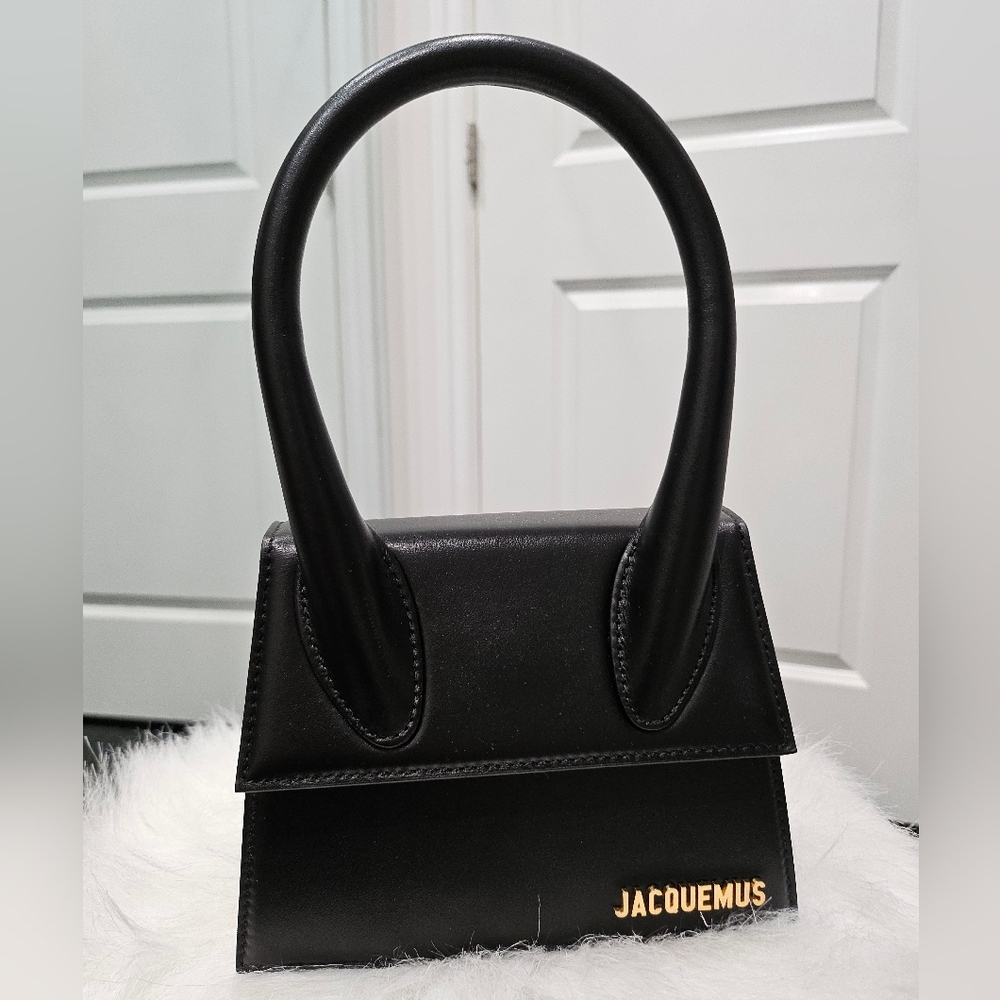 Jacquemus black le chiquito moyen top handle bag